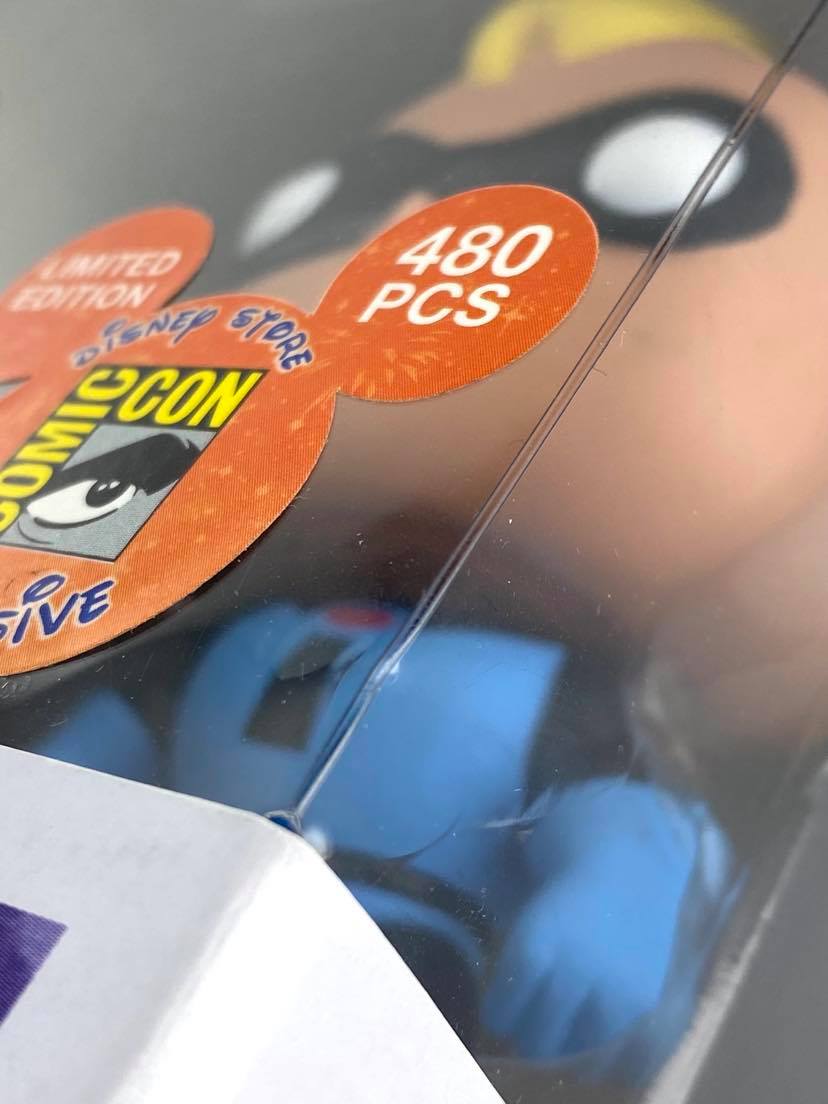 Disney #17 Mr. Incredible (Blue Suit) - SDCC Exclusive 480pc Funko Pop